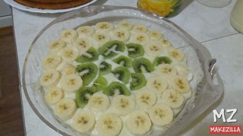 Фруктовый торт из готовых коржей